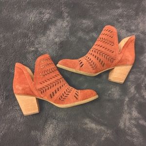 Frye light burgundy Allister bootie 8